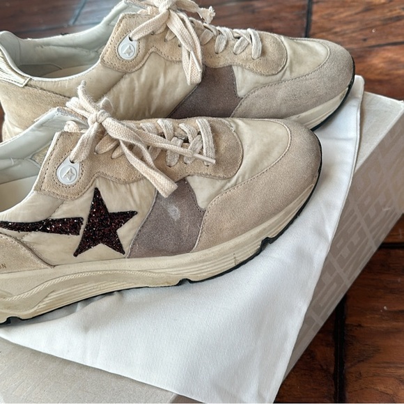 Golden goose’s size 39 runners only wore a couple of times original box - Picture 3 of 3